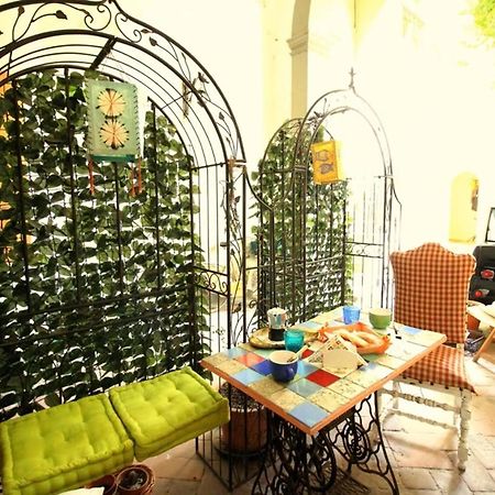 Hand Decorated House With Court Florenţa Exterior foto