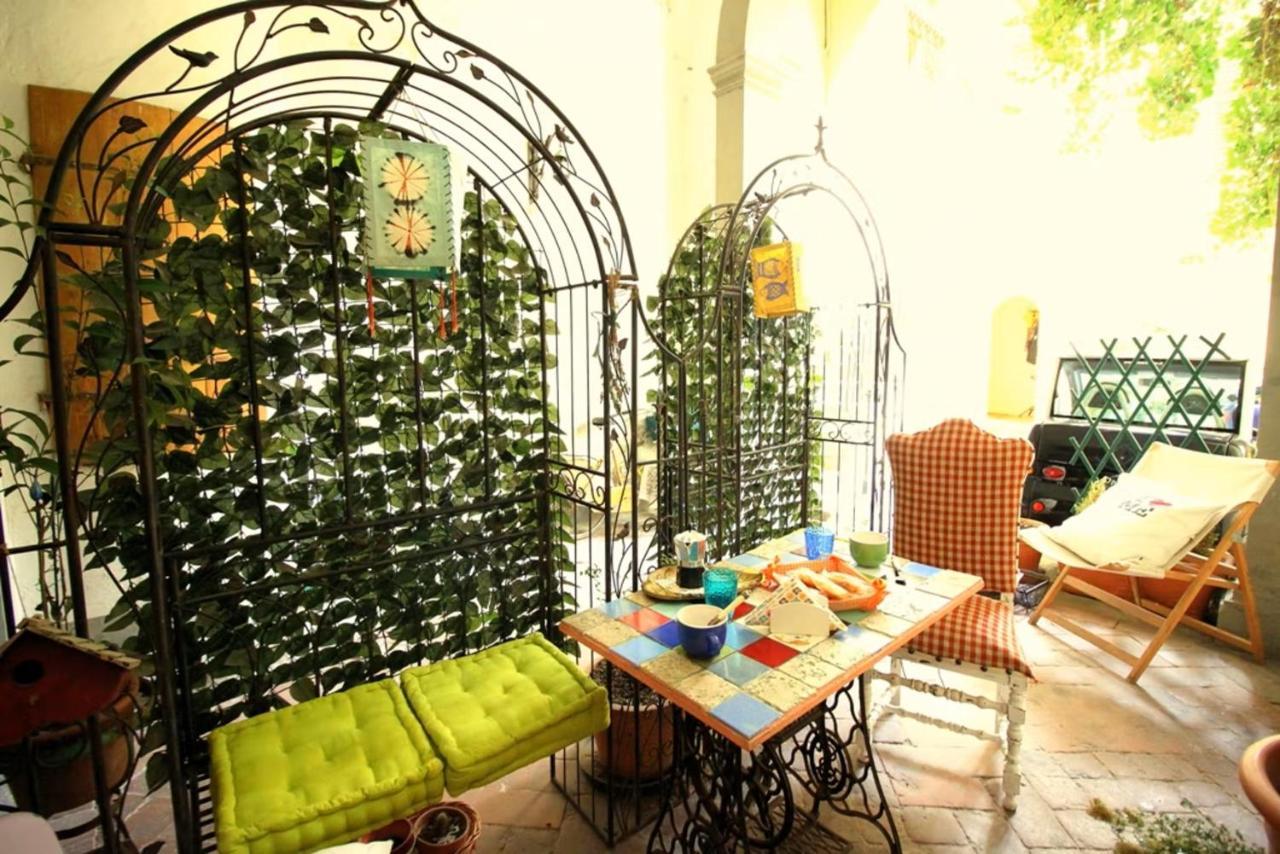 Hand Decorated House With Court Florenţa Exterior foto